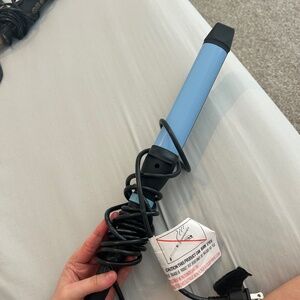 Bio Ionic oval wand.